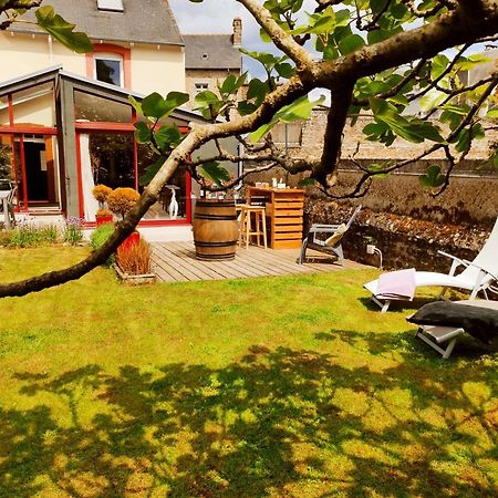 Aux Trois Palmiers Bed & Breakfast แซงต์-บรีเออ ภายนอก รูปภาพ