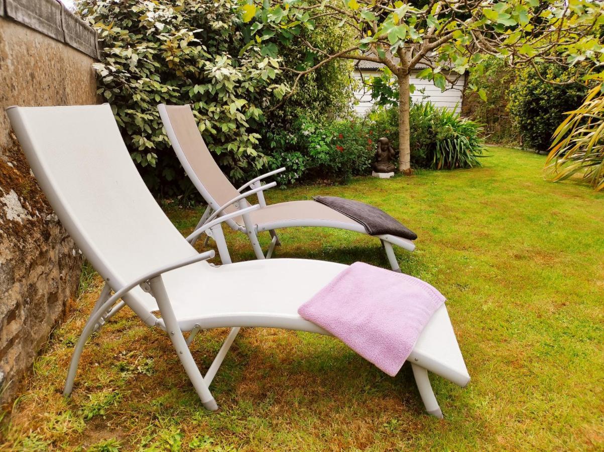 Aux Trois Palmiers Bed & Breakfast แซงต์-บรีเออ ภายนอก รูปภาพ