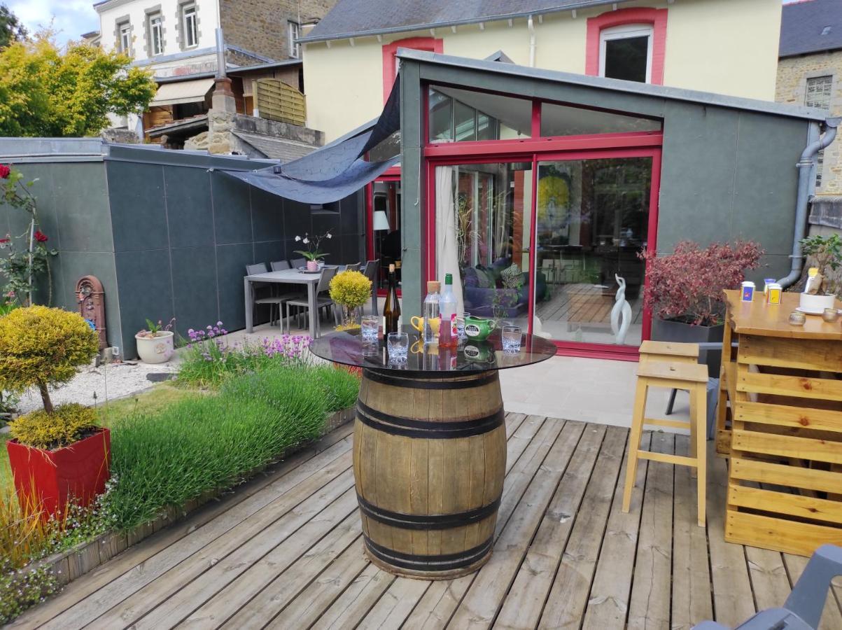 Aux Trois Palmiers Bed & Breakfast แซงต์-บรีเออ ภายนอก รูปภาพ